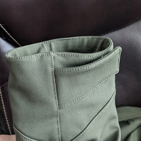 NEW olive green very nice Carhartt jacket - Picture 3 of 6